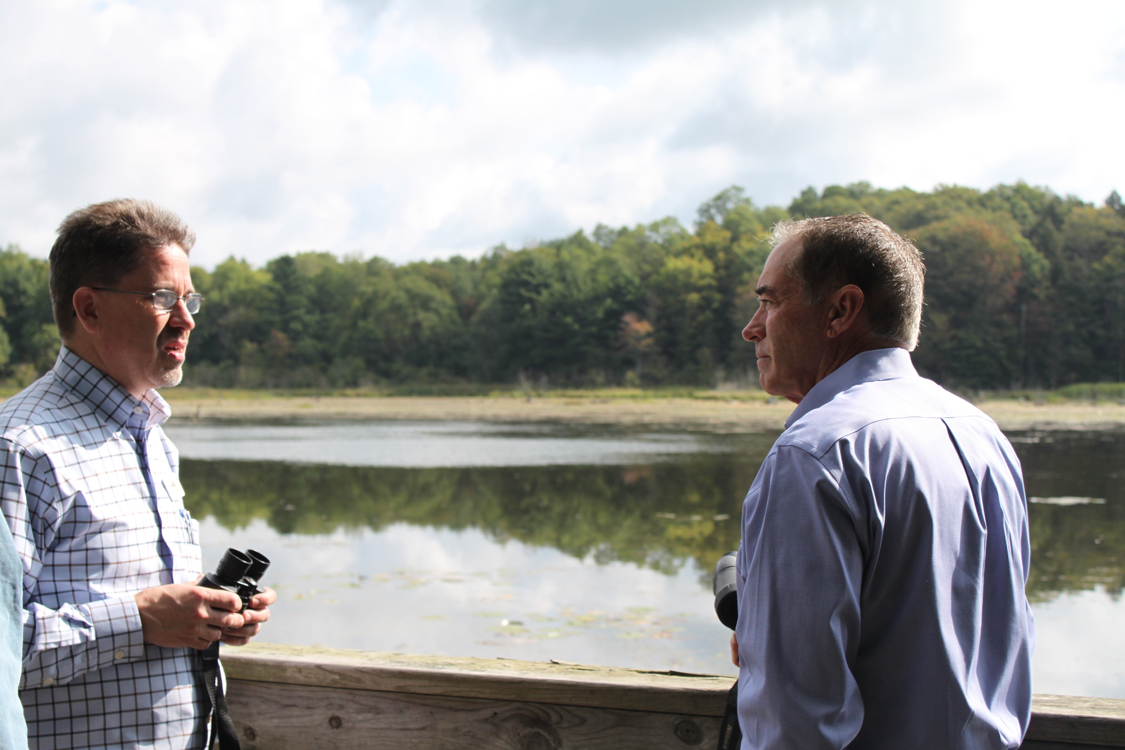 Loren Smith (left), Executive Director of Buffalo ���Ĵ�ý Society, and Congressman Chris Collins at the Beaver Meadow ���Ĵ�ý Center